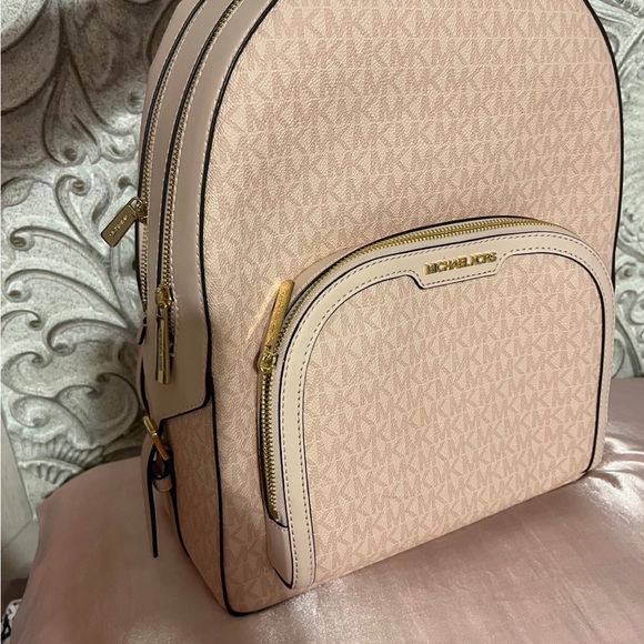 Michael kors designer Jaycee blush pink backpack NEW - Picture 1 of 6